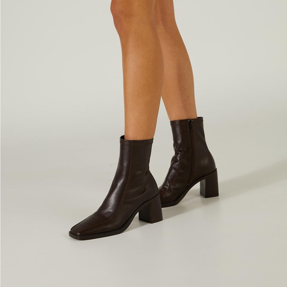Tony Bianco DUSTY
CHOC COMO bootie women Sz 9
